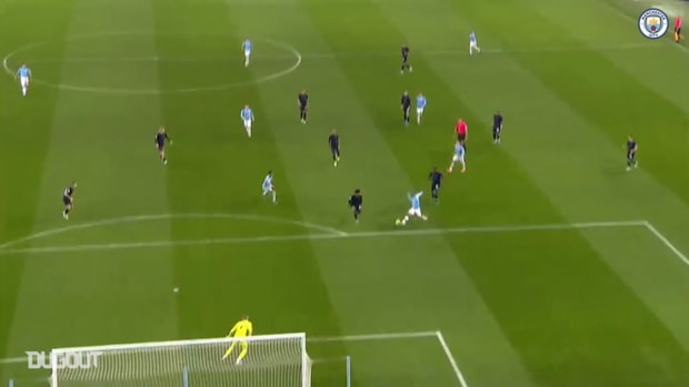 Gabriel Jesus’ fine double sinks Everton